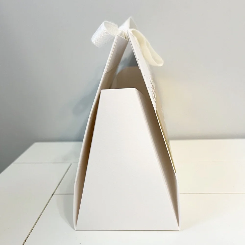 CHANEL gorgeous gift